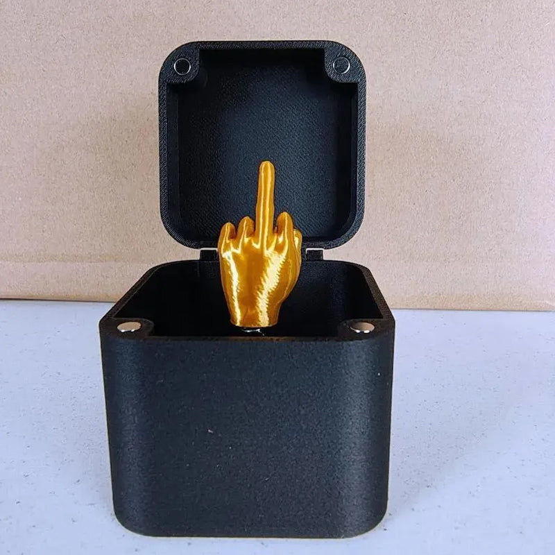 Langfinger i eske