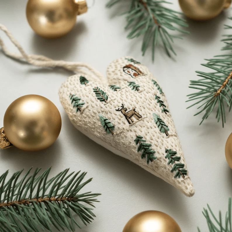 FestiveThread™ Heart Embroidery Kit — Skab hyggelig julemagi, der varmer hvert hjørne af dit hjem