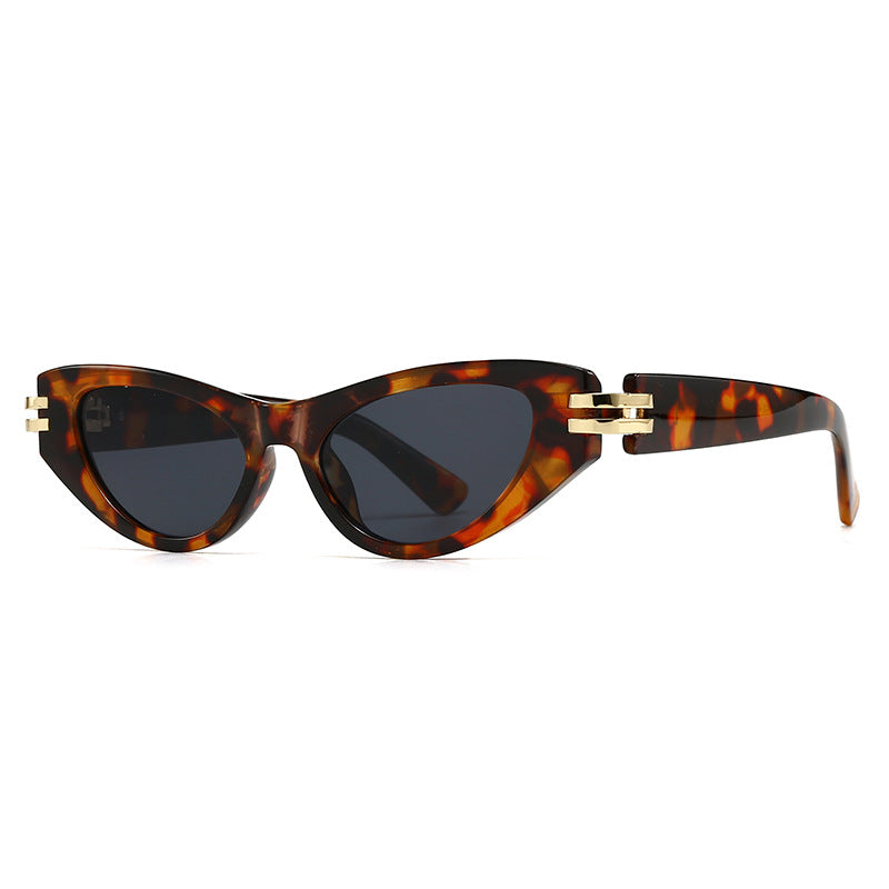 Sorelle — Glossy Cat-Eye Sunglasses with Gradient UV Protection