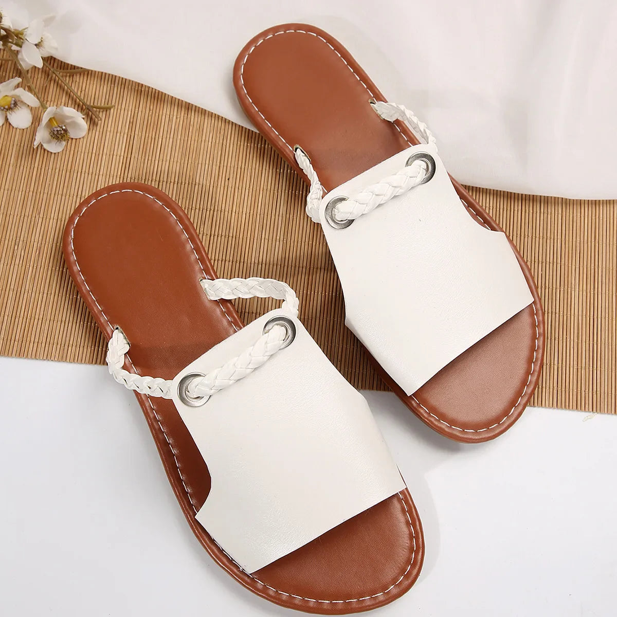 Leichte legere Slide-Sandalen