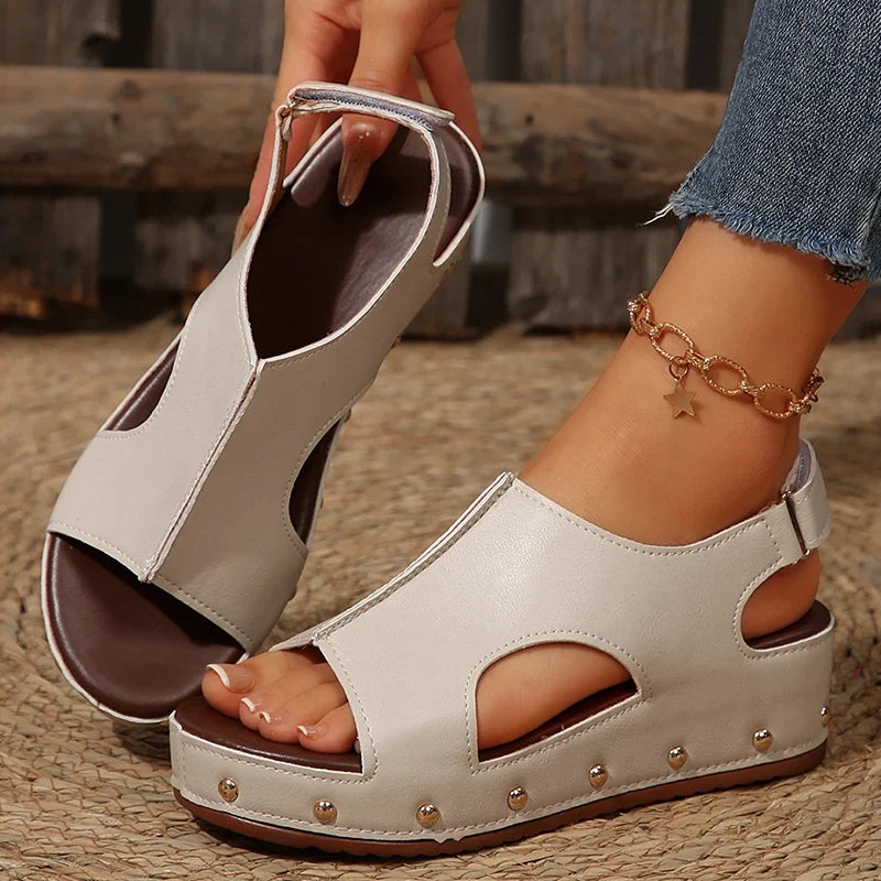 Platform Sandals™ — 一日中続く快適さで自信を持って歩く