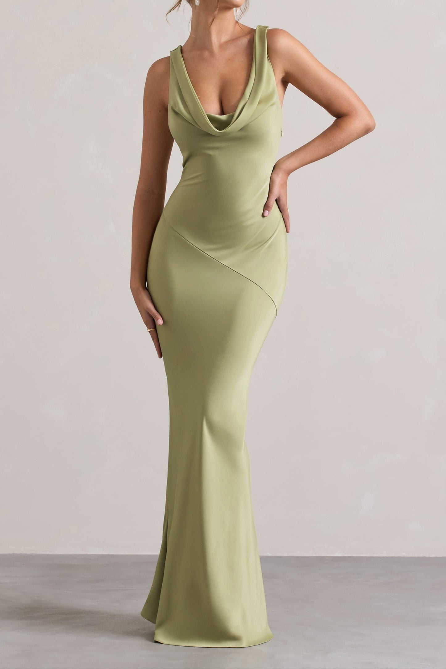 Lunaria™ — Unleash Irresistible Confidence with Every Step