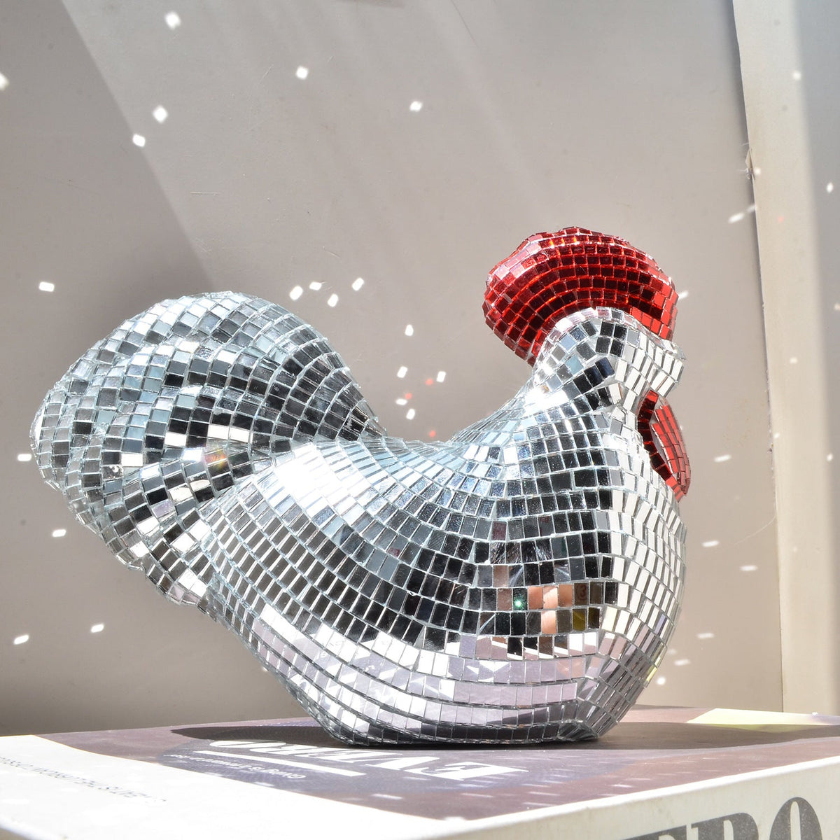 HyperFunk™ Rooster — Tenn rommet ditt med blendende lys og magnetisk energi