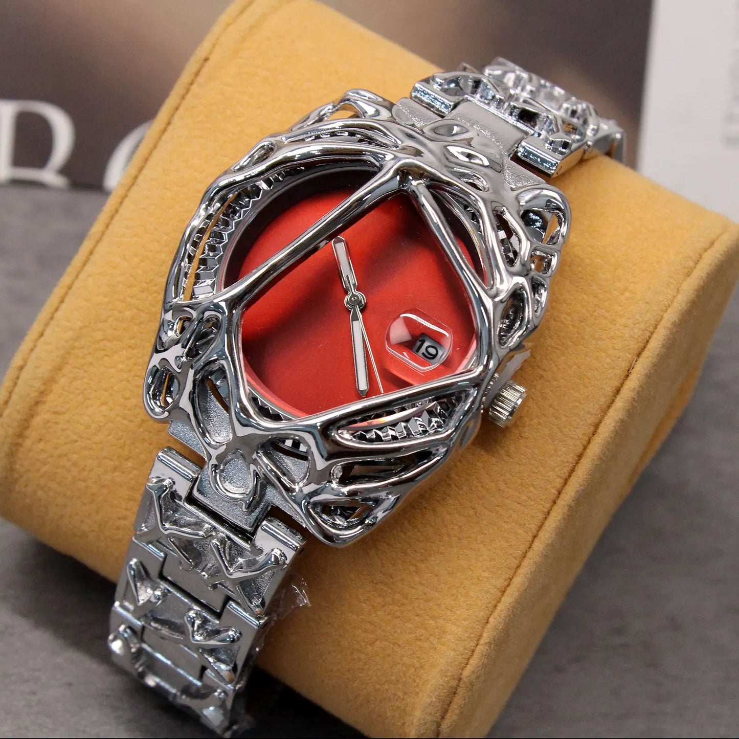 Zaylen — Liquid-Metal Frame Steel Watch with Chrome Bracelet