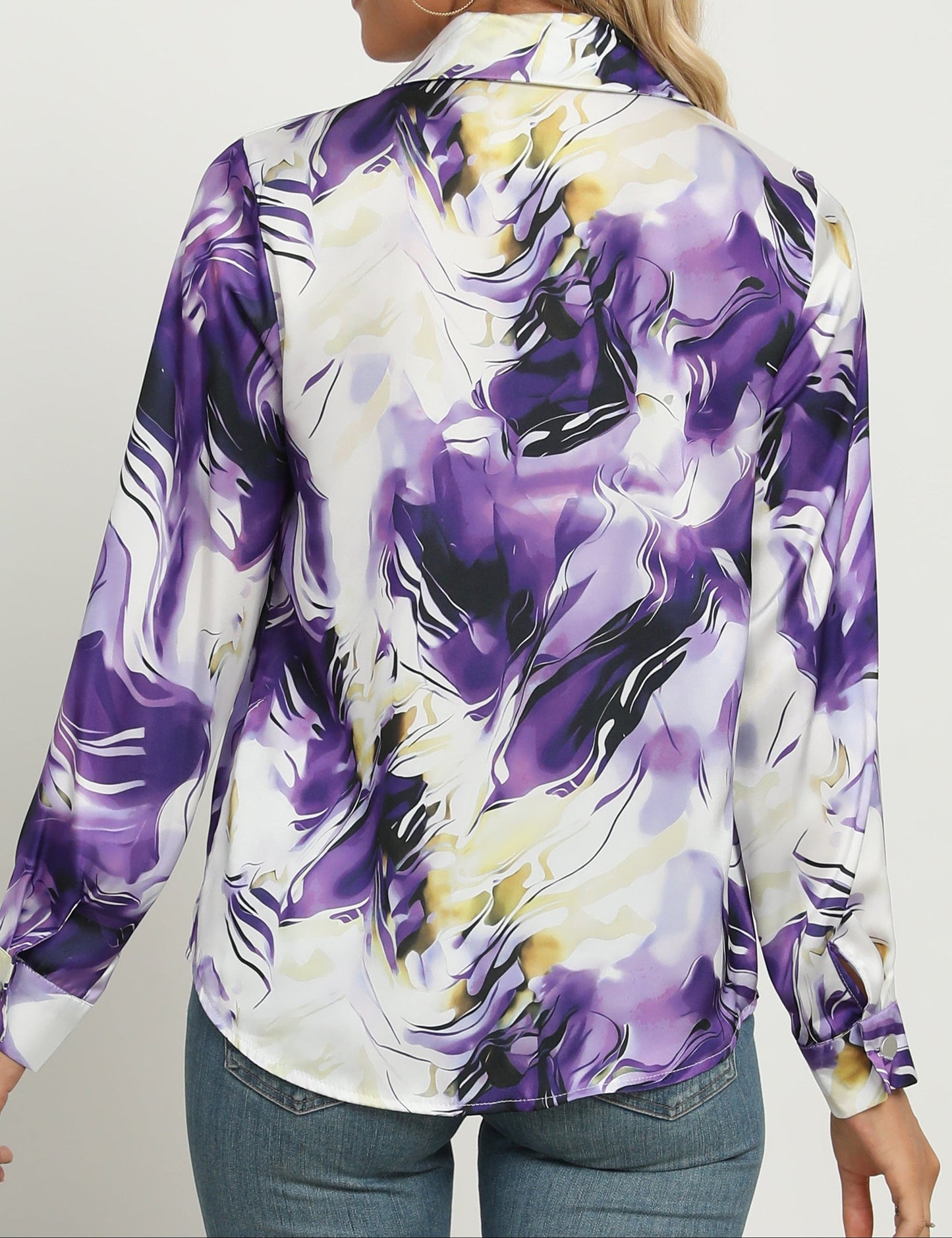 Liora — Chemise en satin de soie marbrée avec coupe fluide