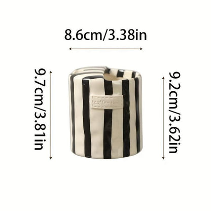 Tazza in Ceramica a Righe EmberLine™ — Accendi i Tuoi Sensi con Ogni Sorso Caldo e Dipinto a Mano Perfetto