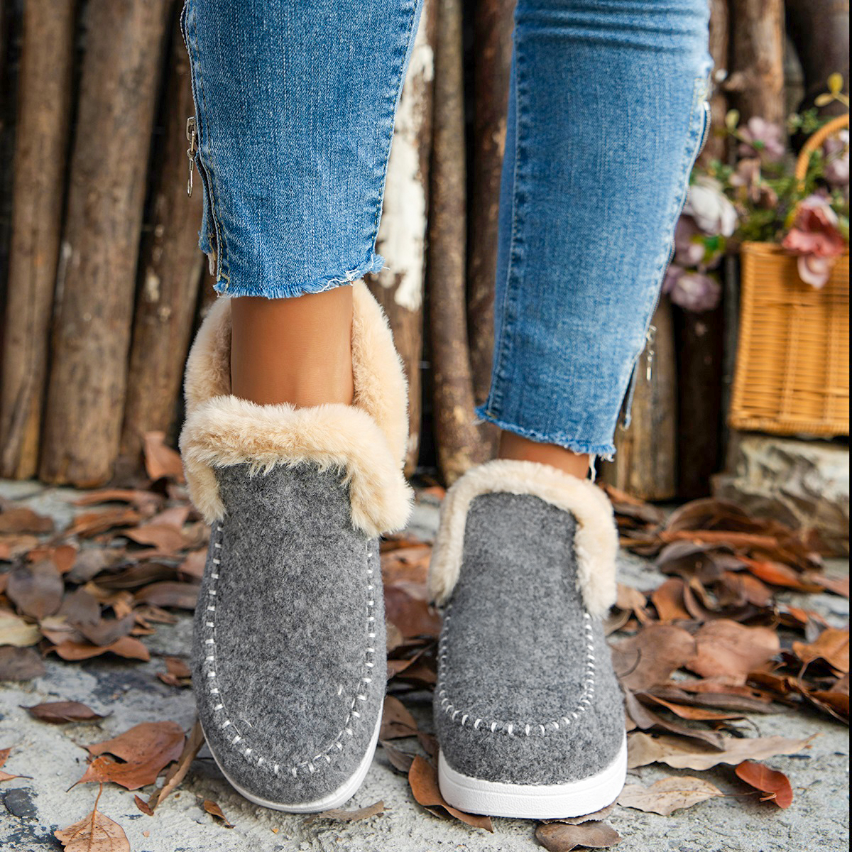 Velloro Bloom — Women’s Weatherproof Fleece-Lined Boots for Winter
