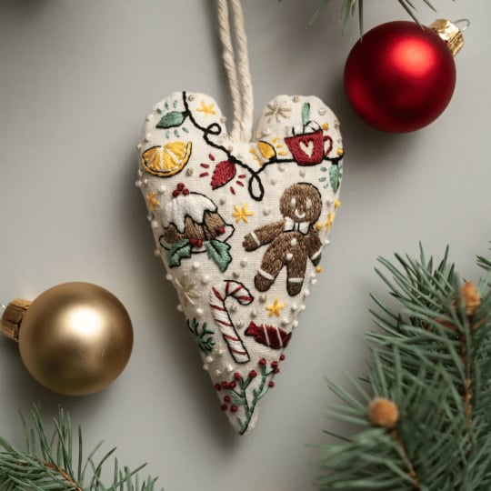 FestiveThread™ Heart Embroidery Kit — Skab hyggelig julemagi, der varmer hvert hjørne af dit hjem