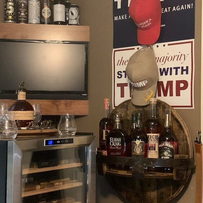IronOak Vault™ — Parancsolj tiszteletet egy olyan whiskey vitrinnel, amely elmeséli legendás történetedet