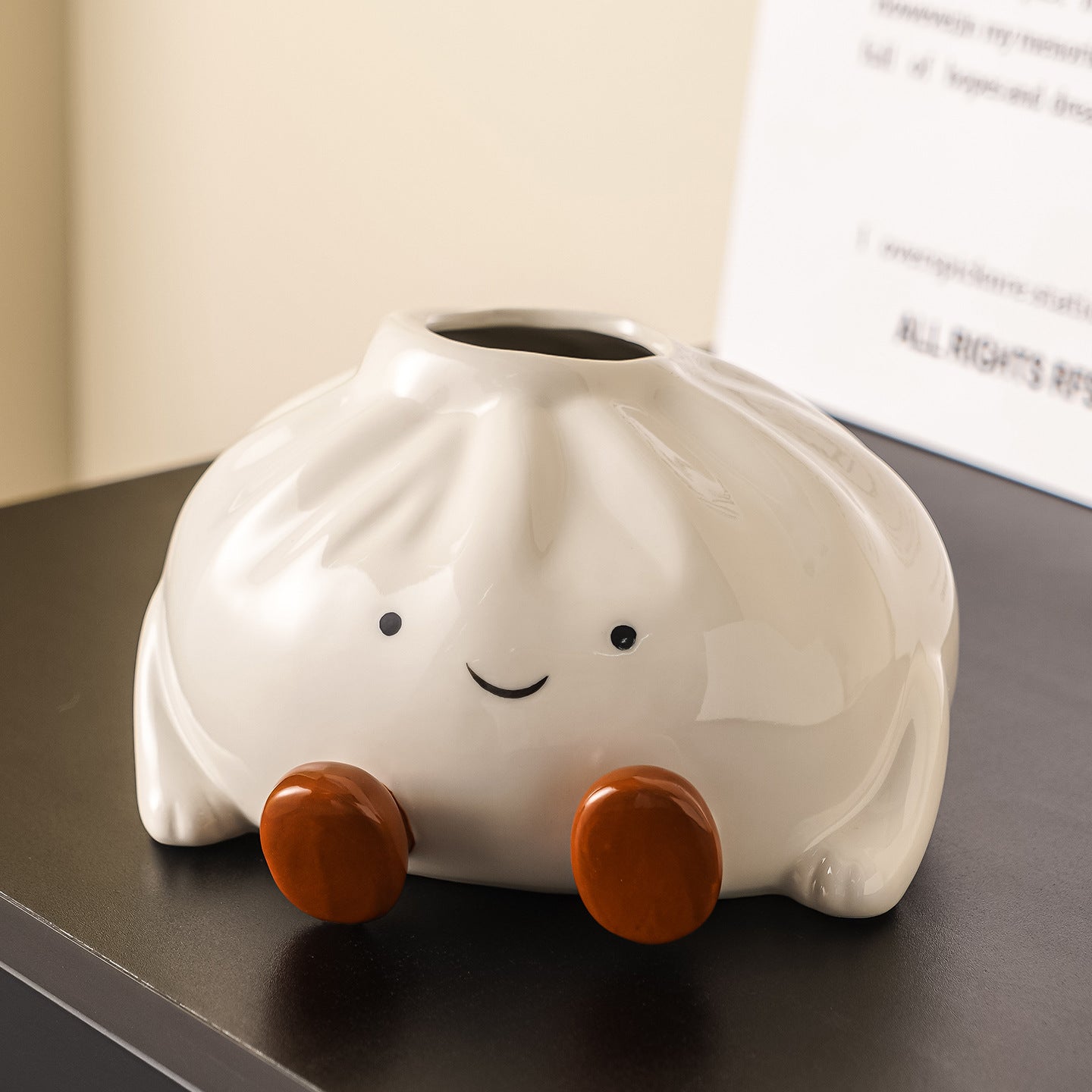 Lumo — Ceramic Dumpling Tissue Holder with Playful Design