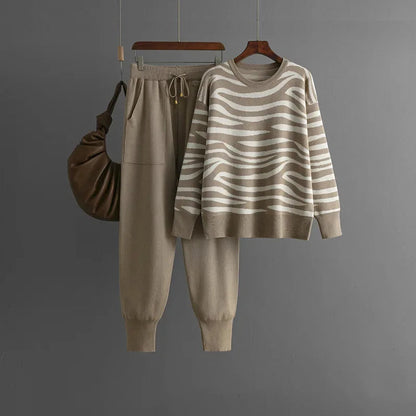 Velvora™ Cashmere Set — Wrap Yourself in Irresistible Softness and Head-Turning Style