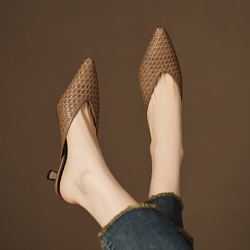 Liora — Handgewebte Pumps aus echtem Leder mit niedrigem Kitten-Heel