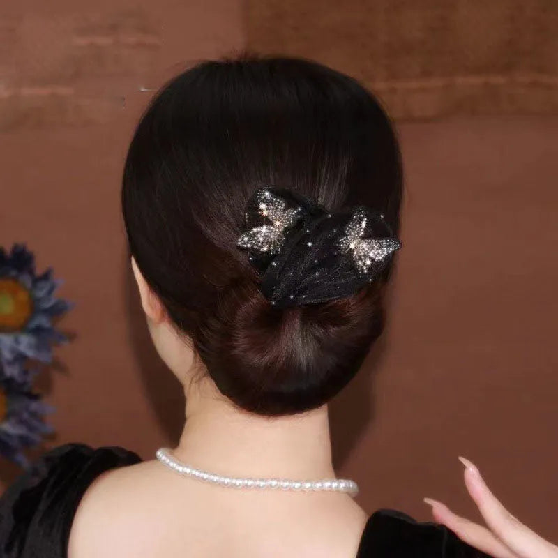 Effora — Modelador de Coque com Detalhe Floral para Penteados Elegantes