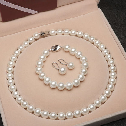 LuxeVera™ Pearl Necklace — Command Every Room with Timeless, Hypnotic Shine