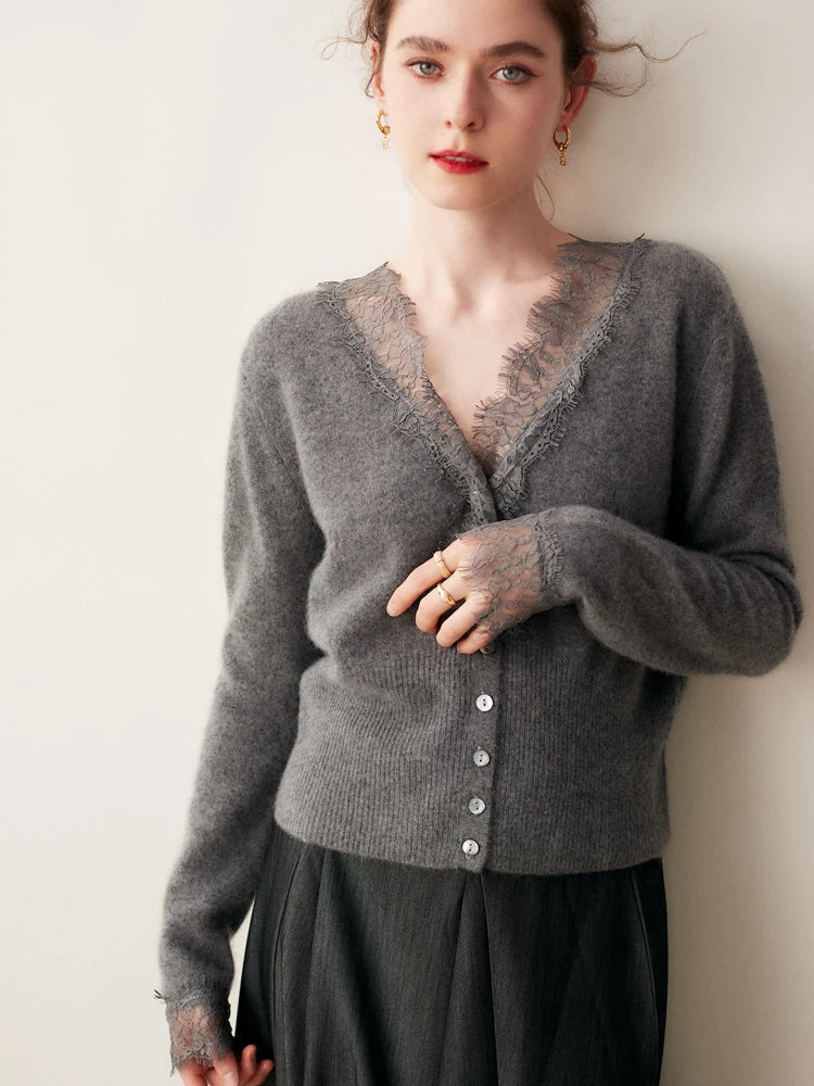 Elara — Weicher Kaschmir-Spitzen-Cardigan zum Layern