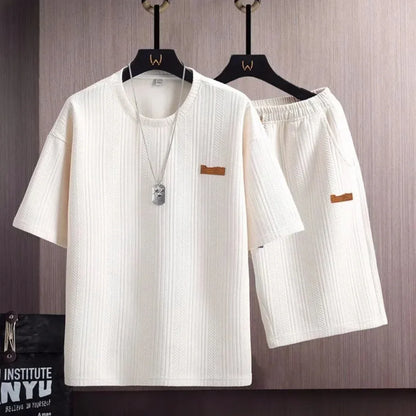 Mylo Lounge Set — 通気性の良いニットTシャツとドローストリングショーツで快適