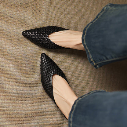 Liora — Handgewebte Pumps aus echtem Leder mit niedrigem Kitten-Heel