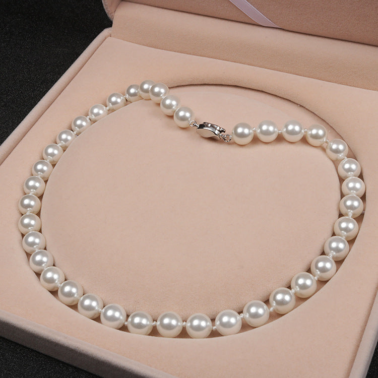 LuxeVera™ Pearl Necklace — Command Every Room with Timeless, Hypnotic Shine