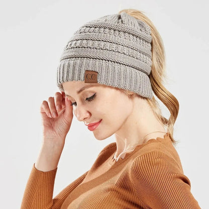 Cable Knit Ponytail Beanie™ — Freeze-Proof Warmth That Keeps Your Hair Flawless All Day