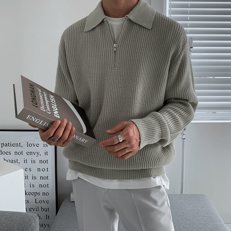 Norla — Gestrickter Pullover mit halbem Reißverschluss und verstellbarem Kragen
