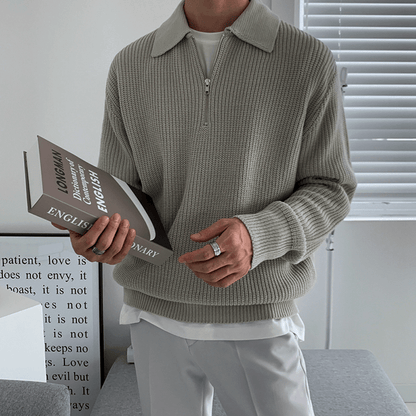 Norla — Gestrickter Pullover mit halbem Reißverschluss und verstellbarem Kragen