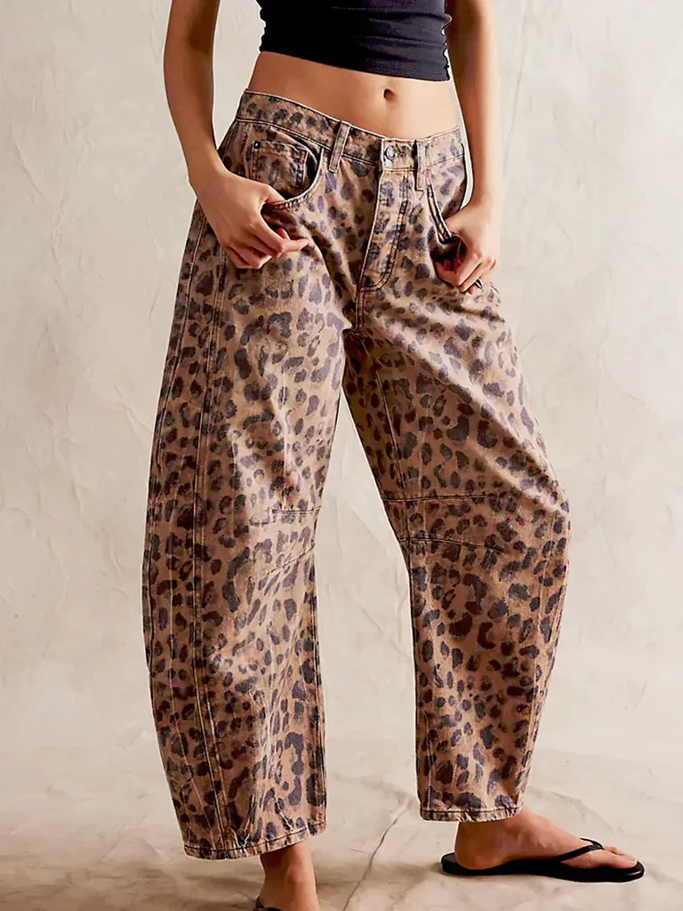 Liora Wide-Leg Jeans — Mid-Rise Stretch Denim for Casual Comfort