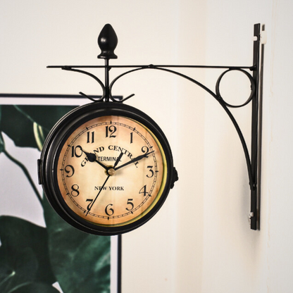 Elevon RetroClock — Ρετρό Διπλής Όψης Ρολόι Τοίχου με Σιδερένια Βάση