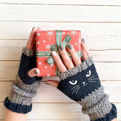 Myra CozyCat Fingerless Gloves — Warme Strickhandschuhe mit Katzenstickerei