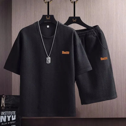 Mylo Lounge Set — 通気性の良いニットTシャツとドローストリングショーツで快適