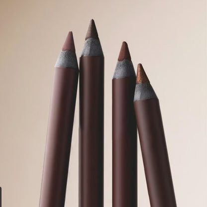 UltraCreamy Eyeliner™ — Înfruntă petele și cucerește fiecare privire toată ziua