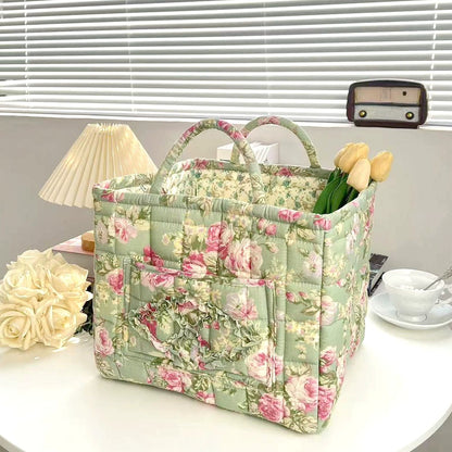Liora — Gewatteerde bloemen shopper met ruim en opvouwbaar ontwerp