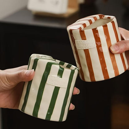 Tazza in Ceramica a Righe EmberLine™ — Accendi i Tuoi Sensi con Ogni Sorso Caldo e Dipinto a Mano Perfetto