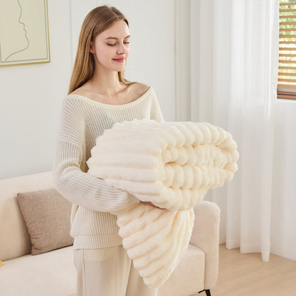 Norla — Soft Fleece Blanket for Cozy Comfort and Warmth