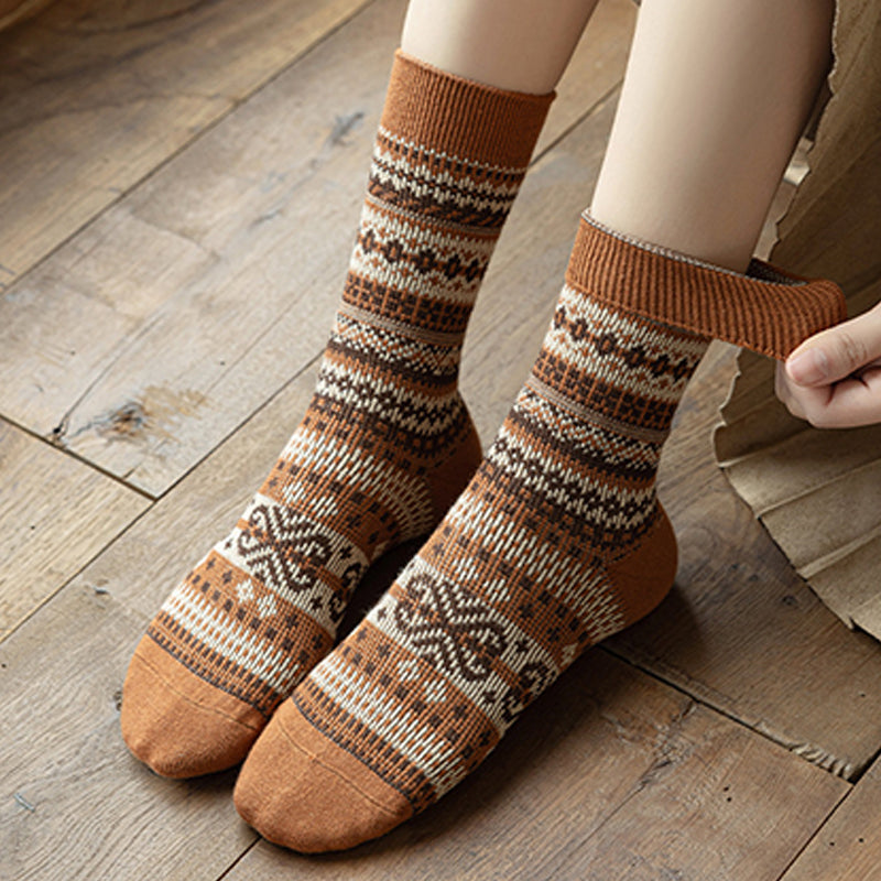 Zelenia Socks — Retro Ethnic Mid-Length Comfort Socks