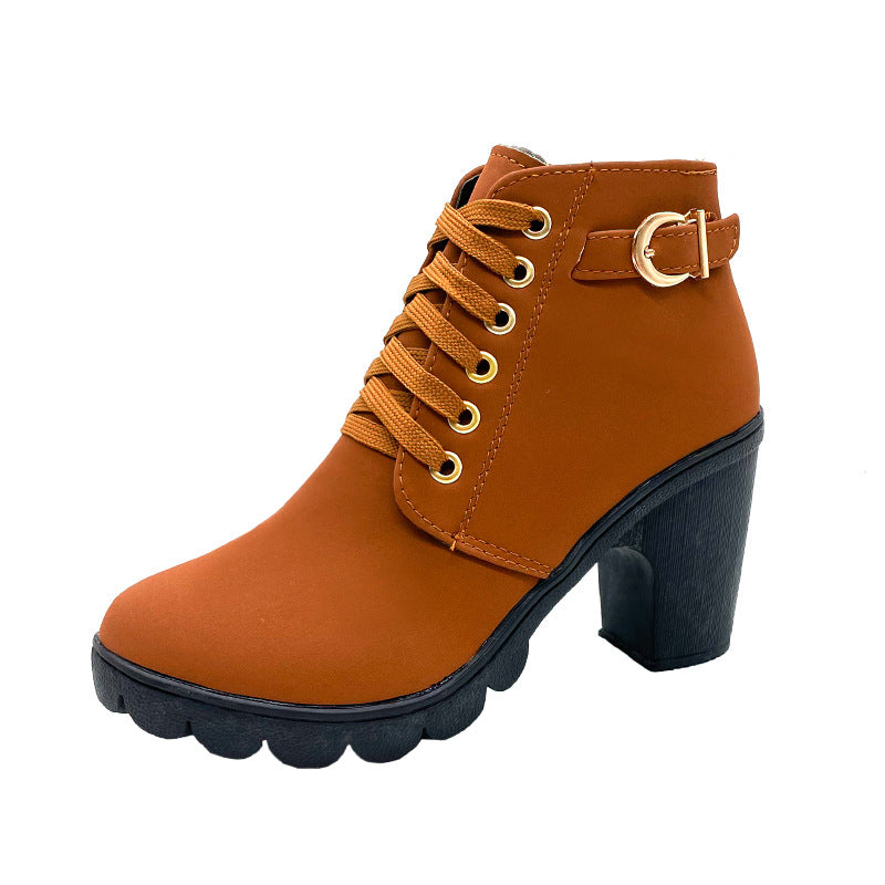 ChunkyHeels™ — Hallitse Jokainen Askel Itseluottamuksella, Lämmöllä ja Huomiota Herättävällä Tyylillä