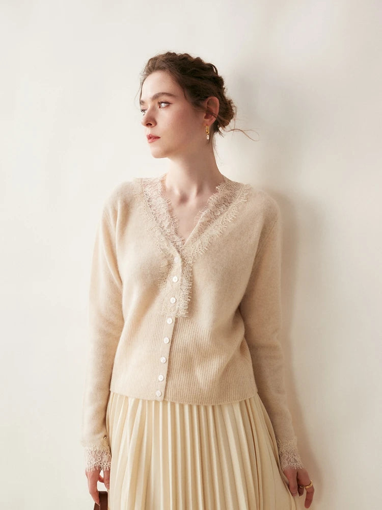 Elara — Weicher Kaschmir-Spitzen-Cardigan zum Layern