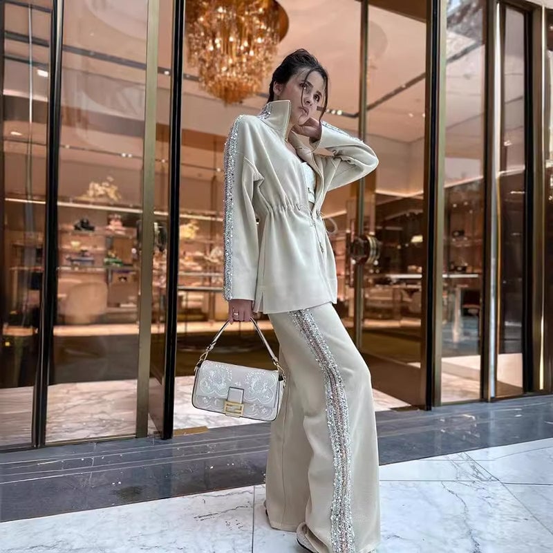 Conjunto Liora Lounge — Conjunto Casual Feminino em Duas Peças com Acabamento em Paetês e Ajuste Confortável