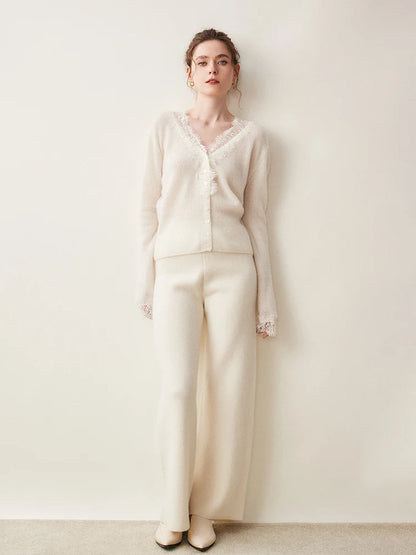 Elara — Weicher Kaschmir-Spitzen-Cardigan zum Layern