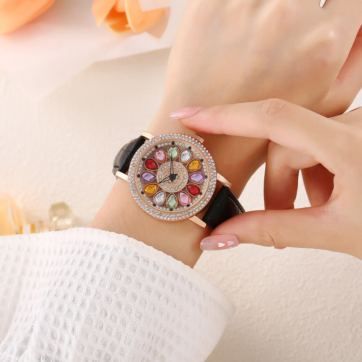 CrystalHalo Watch™ — 眩しい止められない華やかさであらゆる場所を支配する時計