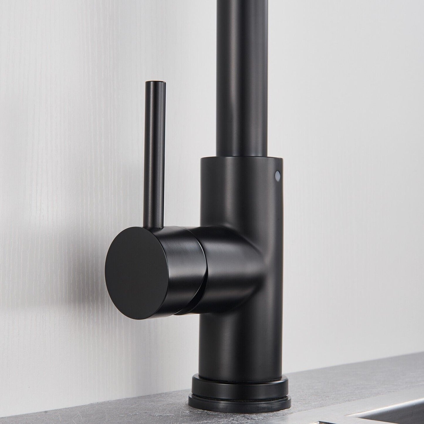 Kellen Touch Kitchen Faucet — Pull-Out Sprayer with Touch Sense Technology