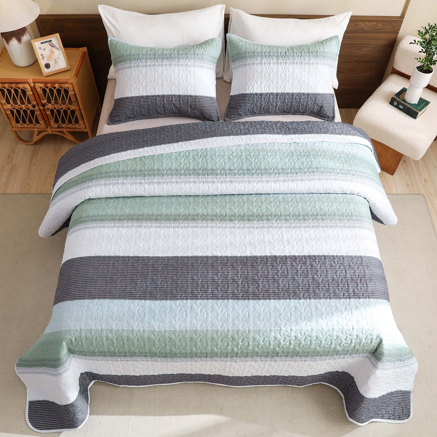 ShadowVeil™ Stripe Quilt Set — Unleash Bold Style and Year-Round Cloudlike Comfort