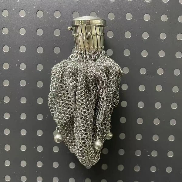 Norla — Handmade Chain Mail Coin Purse with Vintage 1920s Style