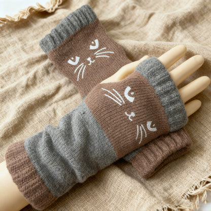 Myra CozyCat Fingerless Gloves — Warme Strickhandschuhe mit Katzenstickerei