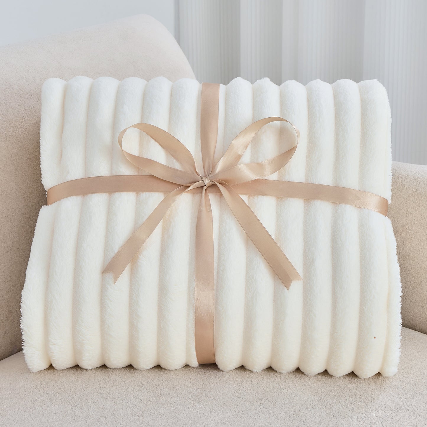 Norla — Soft Fleece Blanket for Cozy Comfort and Warmth
