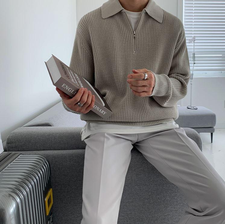 Norla — Gestrickter Pullover mit halbem Reißverschluss und verstellbarem Kragen