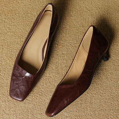 Talora — Echtes Leder Pumps mit Kitten-Heel und Komfort-Schaumsohle