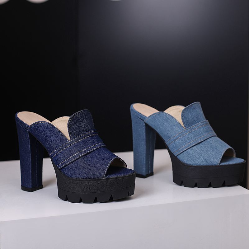 Varaela — Raw-Denim-Sandalen mit klobigem Absatz und gepolstertem Komfort