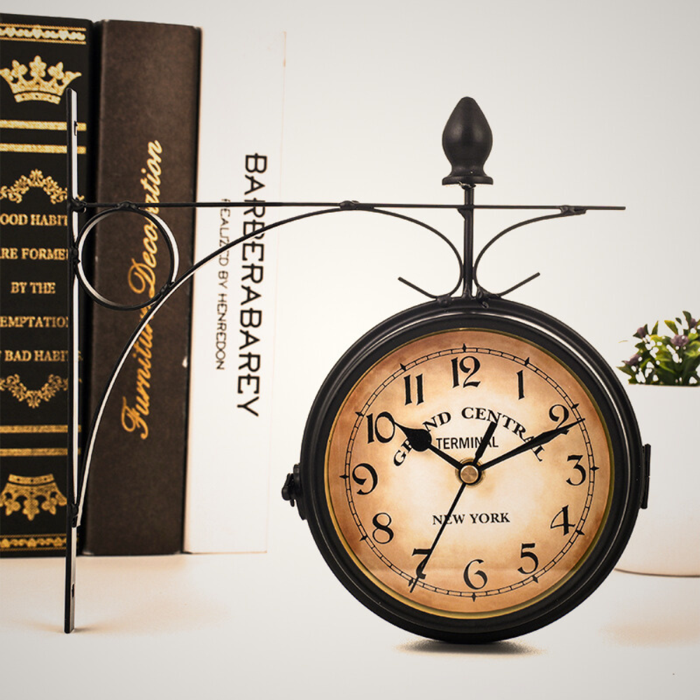 Elevon RetroClock — Ρετρό Διπλής Όψης Ρολόι Τοίχου με Σιδερένια Βάση
