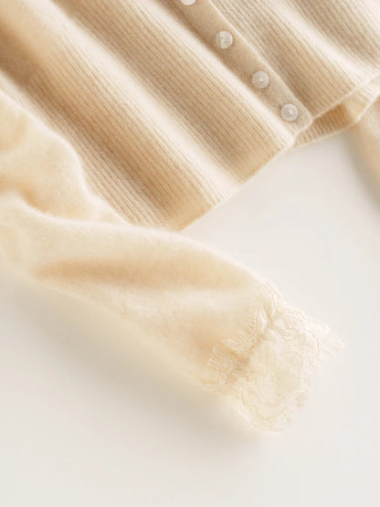 Elara — Weicher Kaschmir-Spitzen-Cardigan zum Layern