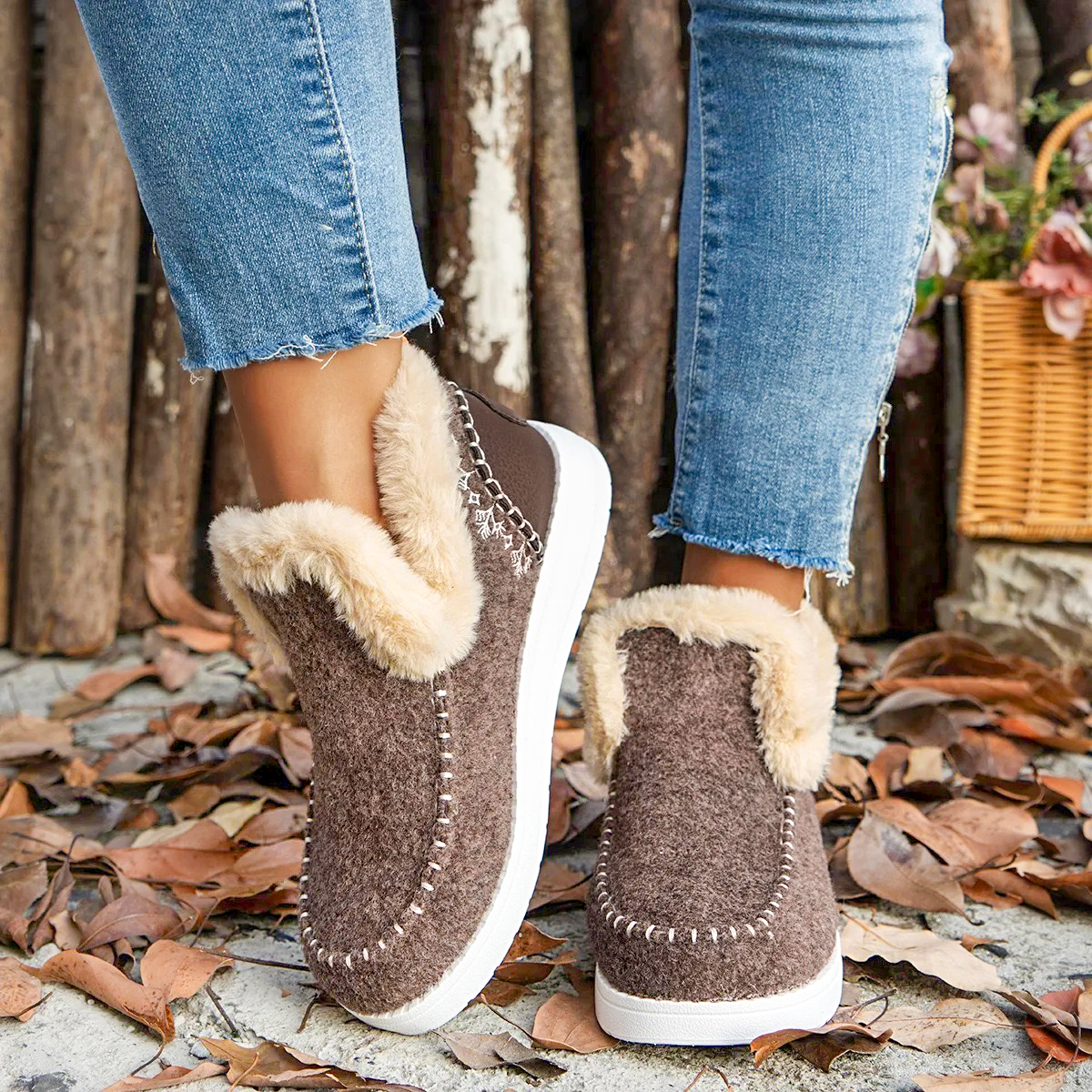 Velloro Bloom — Women’s Weatherproof Fleece-Lined Boots for Winter